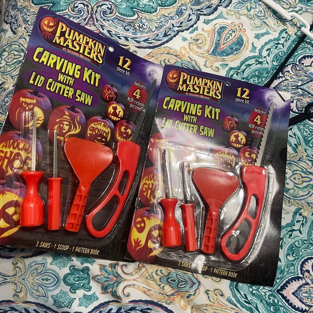 Carving Kit with Lid Cutter Saw - Red